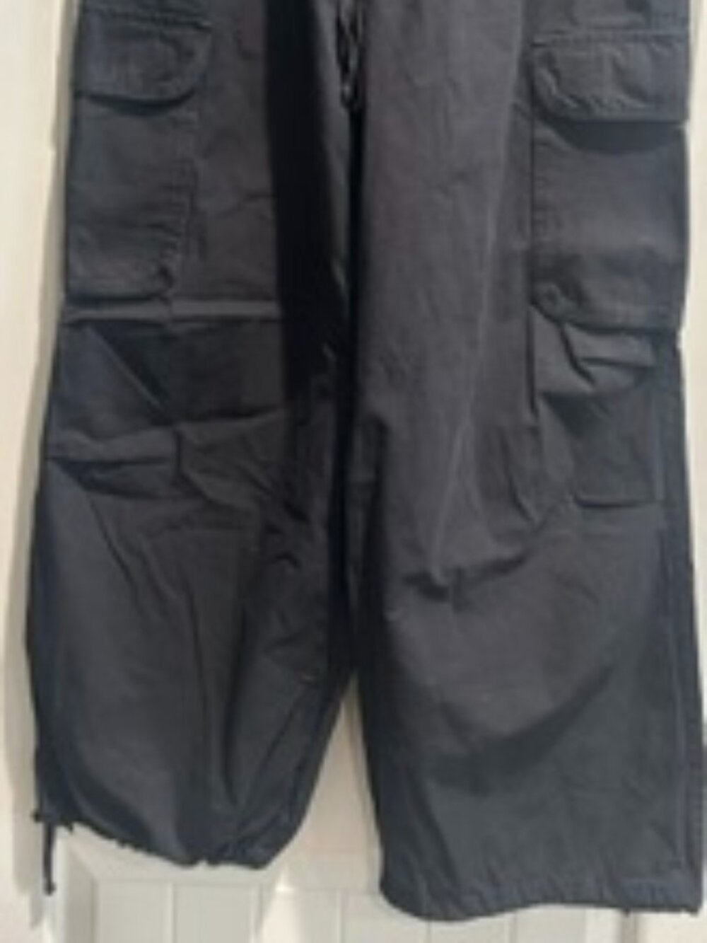 NWOT BP. Pull On Cargo Pants w/ Adjustable Bottom size- MEDIUM - Picture 2 of 4